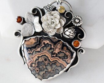 Flowering Tube Onyx Bouquet Pendant Necklace