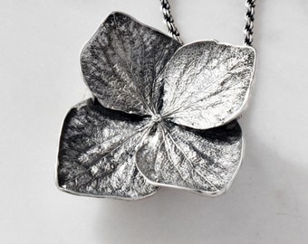 Hydrangea Pendant Necklace