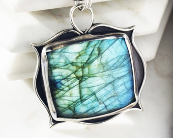 Moody Blues Labradorite Pendant Necklace