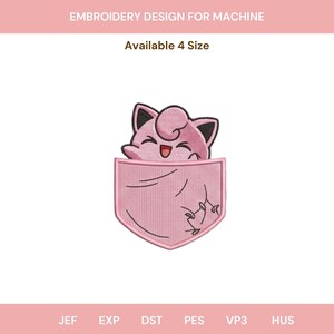 Könnte beinhalten: Rosa Stickdesign für die Maschine mit einer Cartoonfigur in einer Tasche. Die Figur ist rosa mit schwarzen Akzenten und einem lächelnden Gesicht. Der Text "Available 4 Size" befindet sich oberhalb des Designs.
