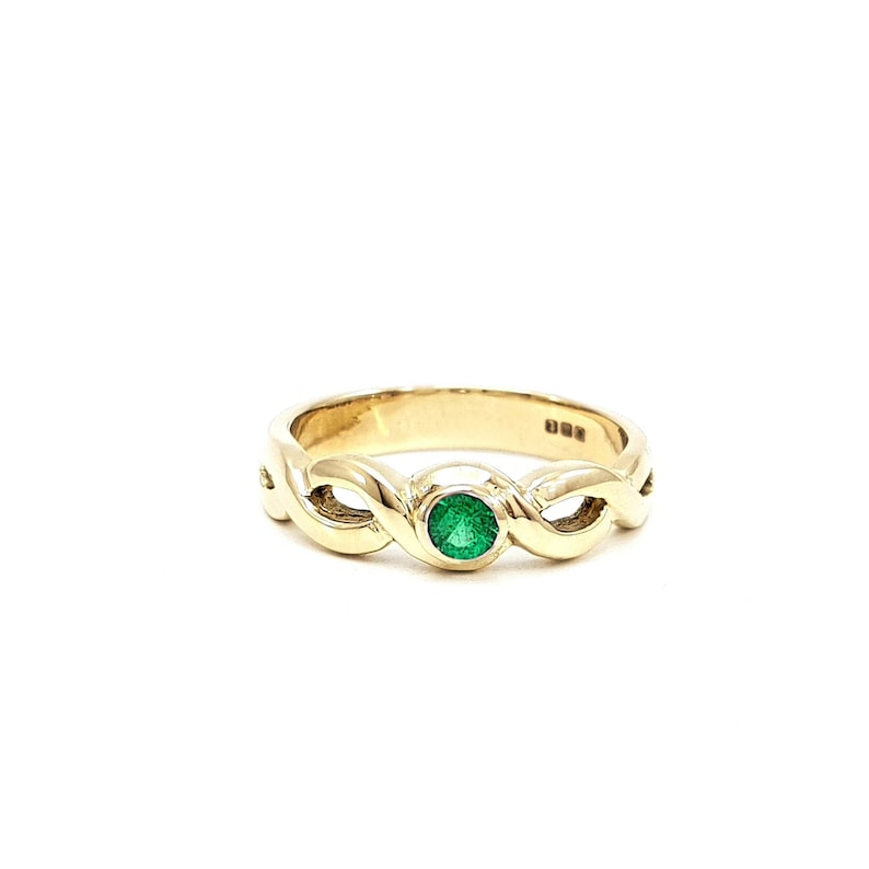 Orla Emerald Knot Ring Yellow Gold