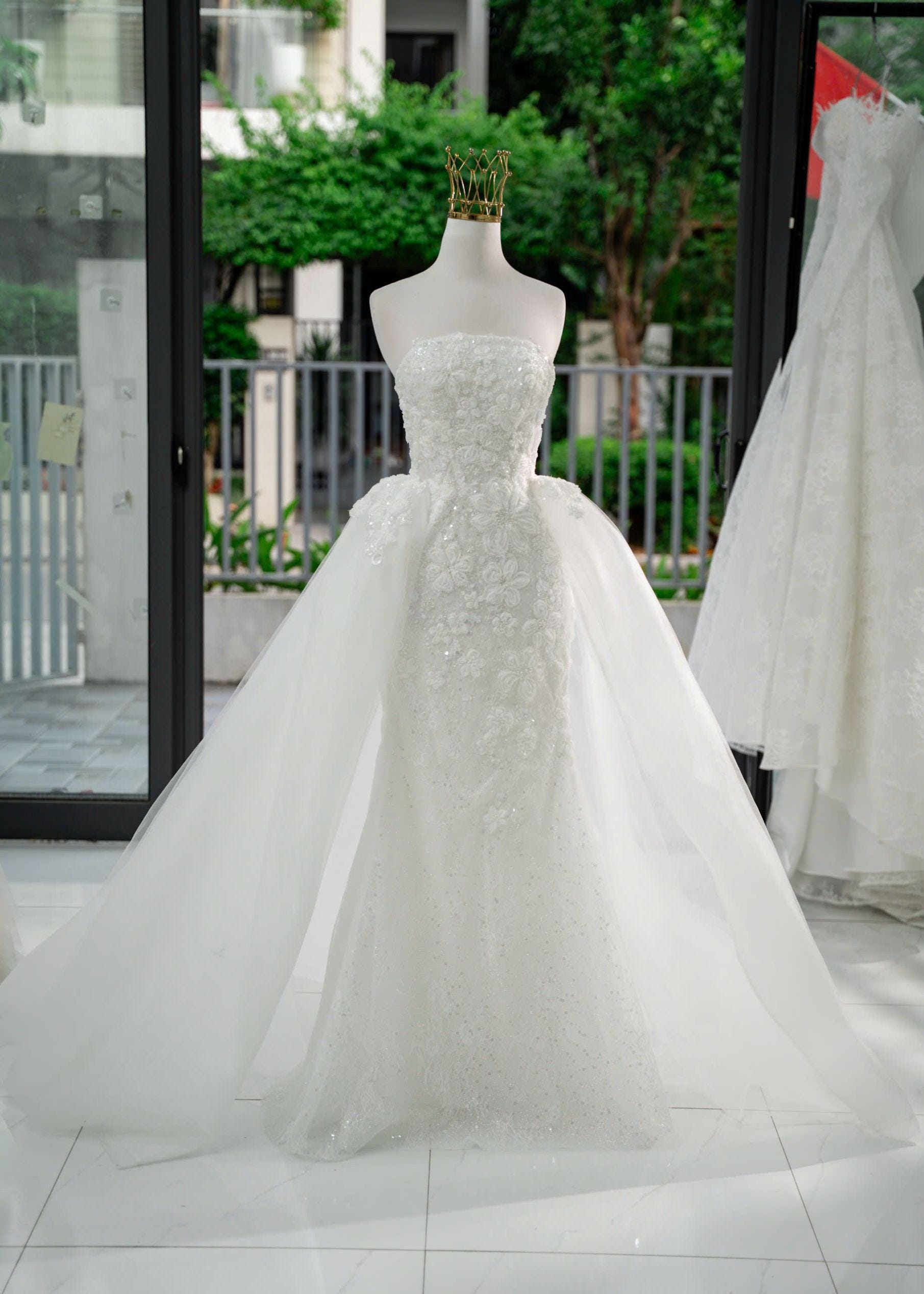 removable skirt detachable train mermaid wedding dress with detachable skirt Embroidered Detachable Skirt Lace Mermaid Wedding Dress 93439