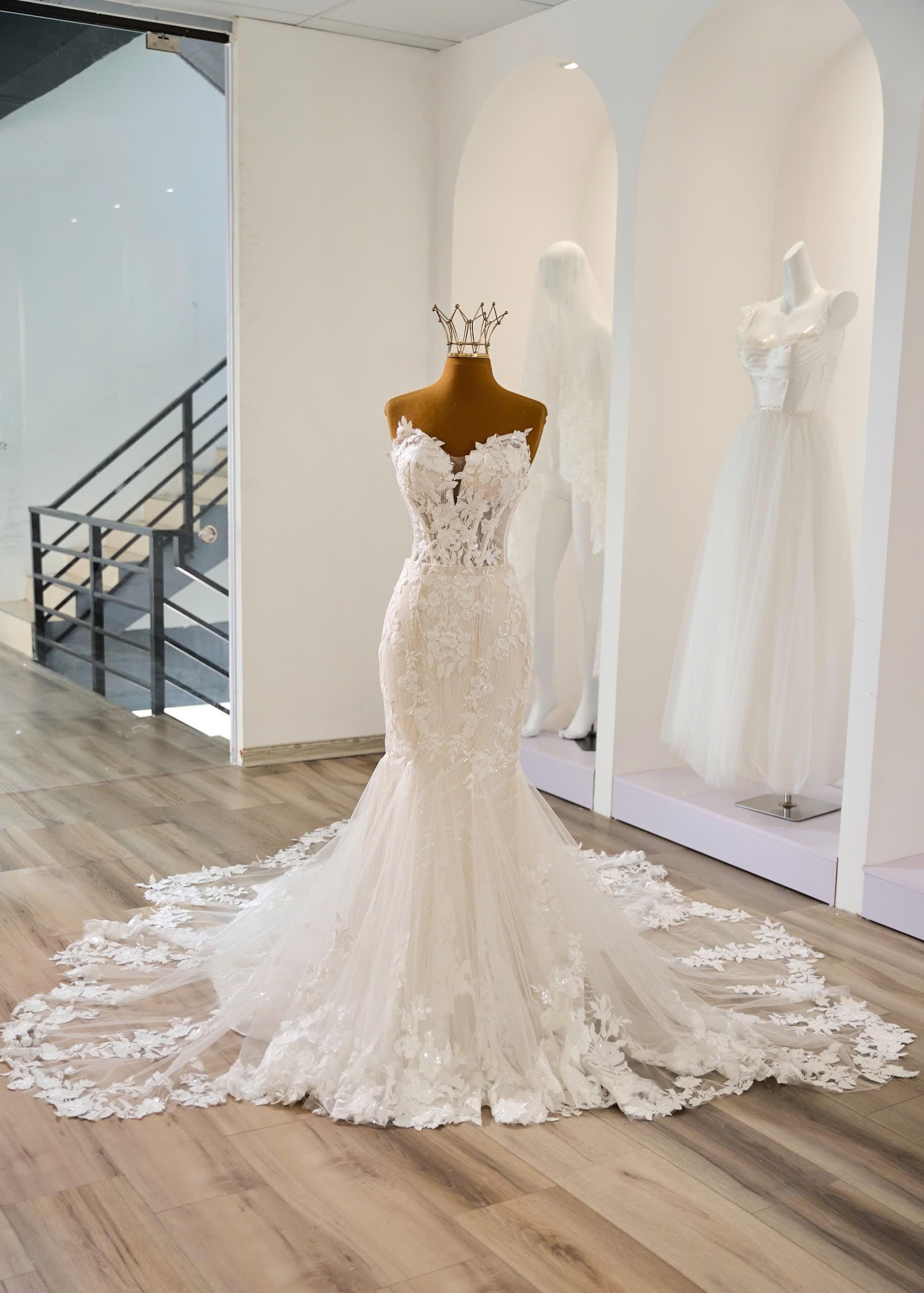 Lace Mermaid Wedding Dress Strapless Corset