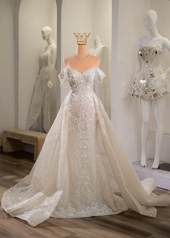 gold halter dress neck with Duchesse satin cape Size:G (20-22) Structured bodice for enhanced Top 10 Wedding Dress Style:AP1E211592