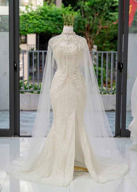 fitted lace wedding dress Off-Shoulder Mermaid Wedding Dress with Long Sleeves – ML143 – Viniodress