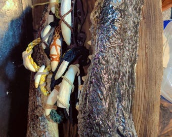 Handgjort armband med alligatortänder – flätad snodd, läderlinda, Louisiana Jewelry