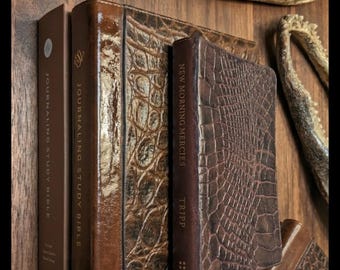 Personalisierte Leder Bibelhülle mit Kreuzgravur und Namensanpassungsoption