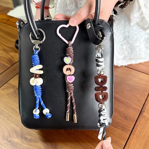 Custom Name Paracord Keychain – Class of 2026 Graduation Bag Charm