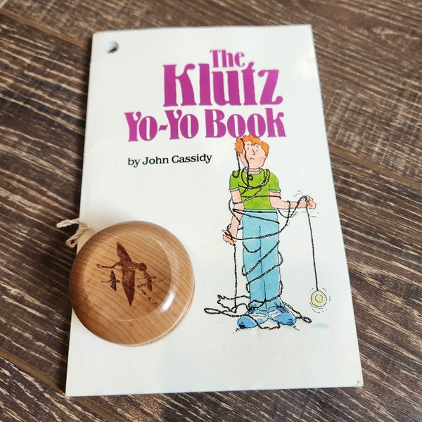 1987 The Klutz Yo-Yo Book by John Cassidy with Wooden Yo-Yo How to Yo-Yo