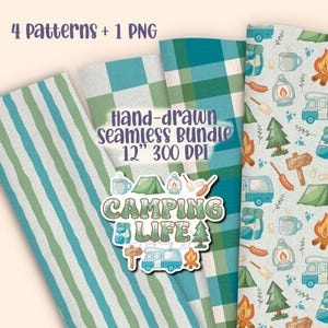 Puede incluir: Un paquete de cuatro patrones sin costuras y un archivo PNG. Los patrones presentan diseños temáticos de camping con ilustraciones de tiendas de campaña, fogatas y casas rodantes. La paleta de colores incluye tonos de azul, verde y blanco. El texto en la imagen dice "Camping Life".