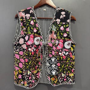 Chaleco acolchado de algodón hecho a mano: Chaqueta bohemia reversible con estampado floral