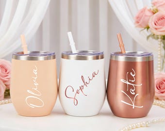 Personalisierte Weingläser mit Deckel Hochzeit Weingläser Brautjungfer Vorschlag 12 Unzen Weinbecher Hen Party Cups Brautjungfer Geschenk Junggesellinnenabschied