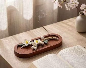 禅梅の花のお香立て、木製トレイとペンホルダー付きの多機能セラミックフラワースティックバーナー、新築祝いや花嫁介添人へのギフト