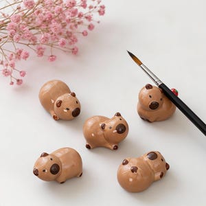 Keramische borstelsteun, capibara-eetstokjehouder, handgemaakte bureauhouder van klei, keramisch beeldje