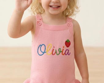 Pelele personalizado con nombre de arcoíris y bordado de fresas – Conjunto de verano para bebé niña