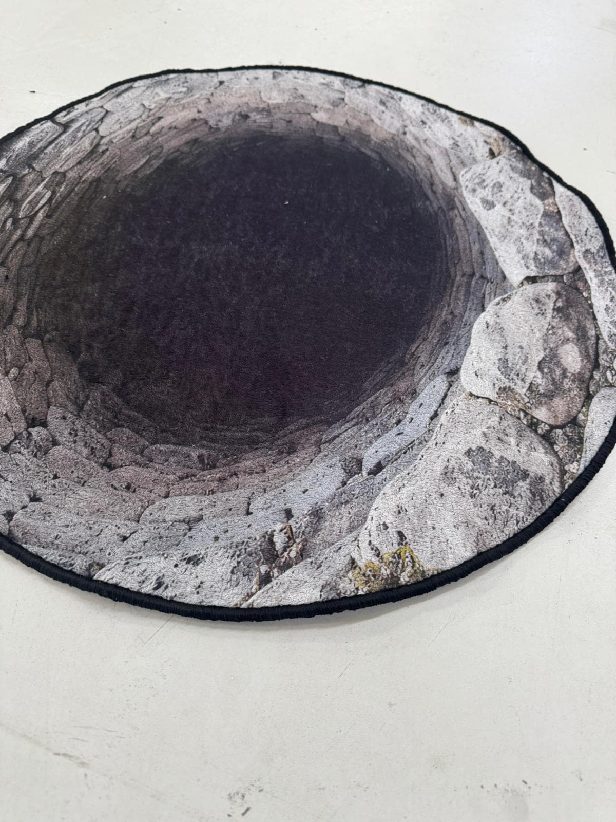 Stone Well Round Rug: 3D Optical Illusion Rock Texture Dark Fantasy ...