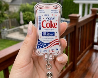Portatarjetas retráctil para bolsa de suero patriótico de Diet Coke, regalo para enfermeras, portatarjetas para enfermeras, enfermeras registradas, médicos, farmacias, atención médica, accesorio de trabajo