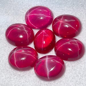Lote de 7 cabujones de rubí estrella / Gemas de asterismo de 6 rayos de color rojo intenso / Conjunto de rubíes estrella sueltos para anillos, colgantes y creación de joyas personalizadas.