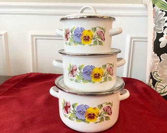 3 cacerolas de metal esmaltado Corelle Summer Blush de 2, 1,5 y 1 cuarto de galón.