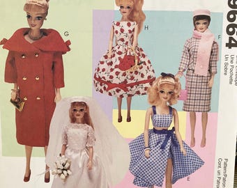 ROPA DE MUÑECA Vestido de verano Barbie de 11 1/2", kimono oriental, vestido de noche, abrigo, vestido de fiesta, patrón de costura vintage McCalls 9664 SIN CORTAR