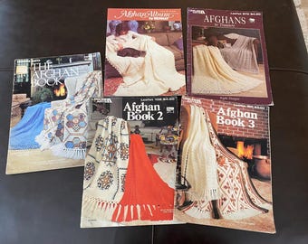 Lote vintage de 5 livros afegãos, 2 folhetos e livretos com instruções de tricô, crochê e outras artes, números 237, 63, 870, 102 e 185, da década de 70.