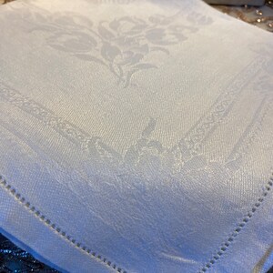 8 Vintage White Damask Tulips Irish Linen Dinner Napkins Lapkins Serviettes Table Linens Hem Stitch