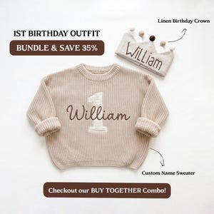 Pode incluir: Um su&eacute;ter de malha bege com um n&uacute;mero 1 branco e o nome William bordado em marrom, acompanhado de uma coroa de anivers&aacute;rio de linho combinando com o nome William e pequenos pompons. O texto inclui 1ST BIRTHDAY OUTFIT, BUNDLE & SAVE 35%, Linen Birthday Crown, Custom Name Sweater e CHECKOUT our BUY TOGETHER Combo!