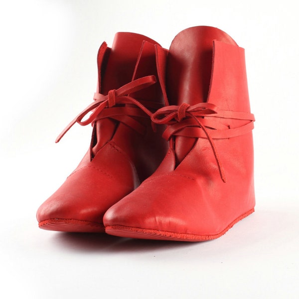 Cadeau Bottes rouges en cuir véritable Cuir de bovin brillant Style médiéval Festival Idée cadeau par WildGood Chaussures ethniques Printemps Hipster chaussures pieds nus