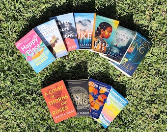 Blind Date with a Book in English: Book Lover Personalized Mystery Surprise | Woman Gift Idea | Bookish Birthday Christmas Black Friday Box