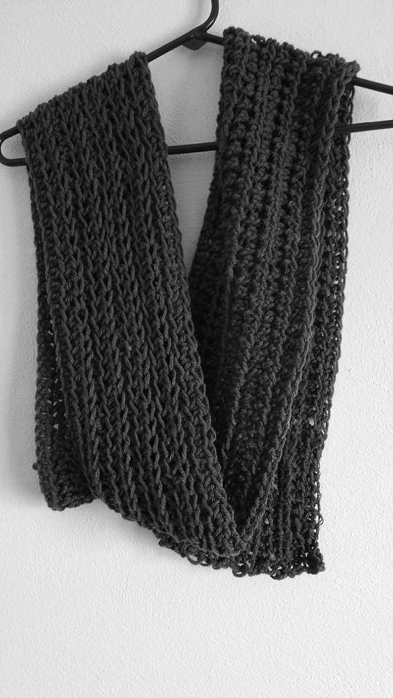 Crochet Easy One Skein Scarf image 2