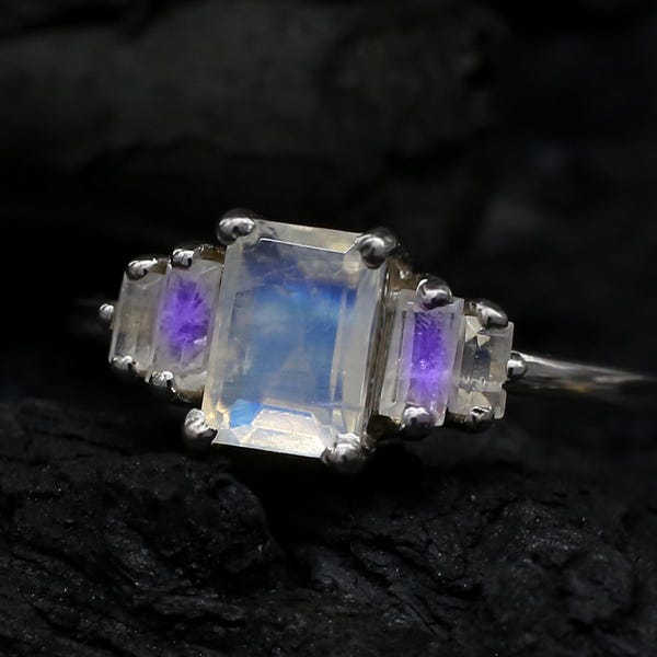 Anillo de piedra lunar de talla esmeralda con detalles de diamantes, anillo de promesa de plata de ley.