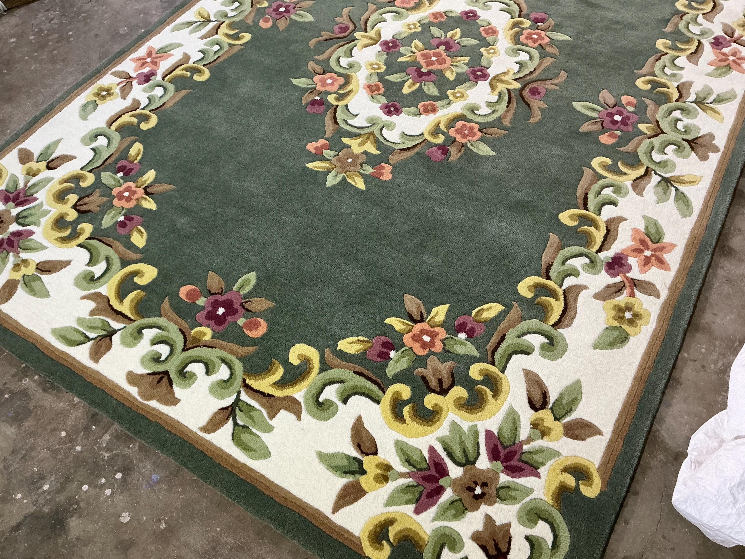 Green Aubusson Hand Tufted Wool Rug – Classic Floral Medallion