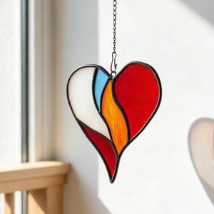 Apanhador de sol em vitral Coração patchwork colorido, Ornamento pendente coração romântico para janela, Arte em vidro tema amor