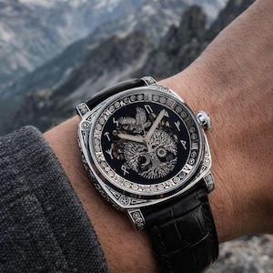Baum des Lebens Herrenuhr - Benutzerdefinierter Text & Rune Gravur - Personalisierte Lederarmbanduhr - Einzigartiges Geburtstagsgeschenk für Ihn