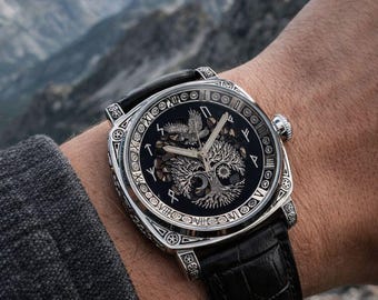 Mechanische Uhr mit personalisierter Runengravur | Runen | Wikinger Uhr | Geschenk für einen Mann | Lebensbaum und Adler | Handarbeit