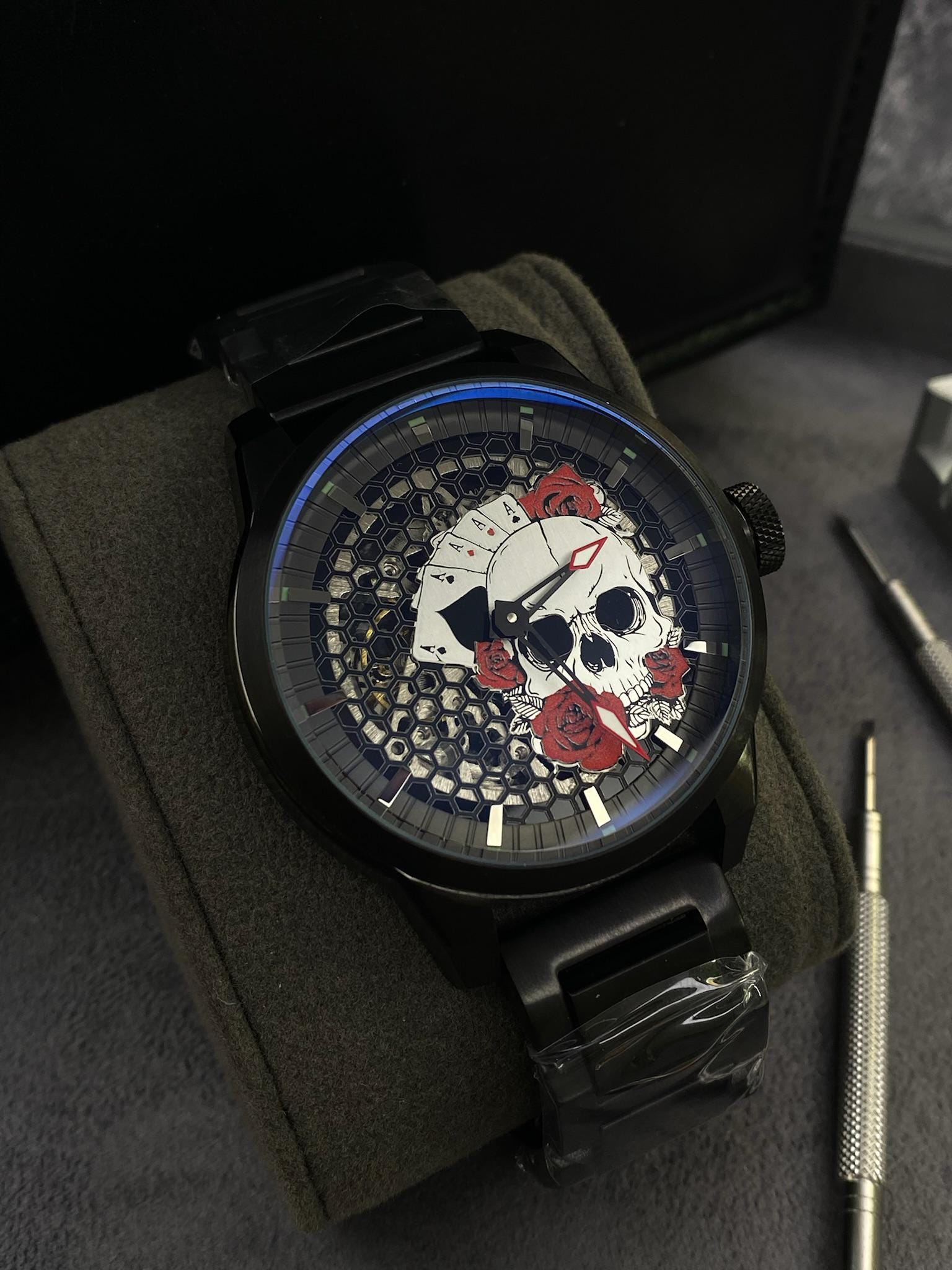 Teschio tatuaggio polso Italia