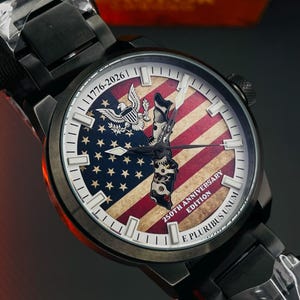1776-2026 America 250 Uhr - Limited Edition Vaterländisches Geschenk, Benutzerdefinierte Zustandskartenuhr Bild 1