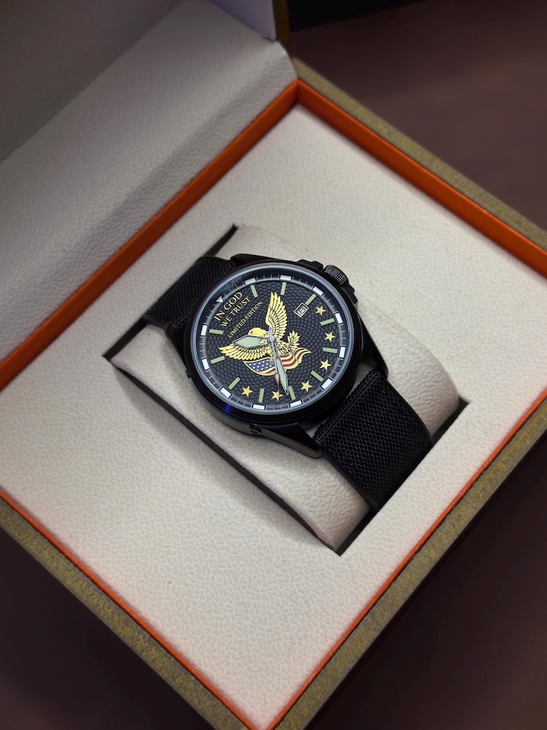 Benutzerdefinierte Vaterländischer Adler Uhr - 4. Juli Geschenk für Männer, Panzermuschel-Zifferblatt, graviertes veteranisches Geschenk, limitierte Automatikuhr Bild 15