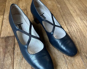 Trotters Navy Leather Mary Jane Block Heels Size 8.5N Jamie Strap Pump