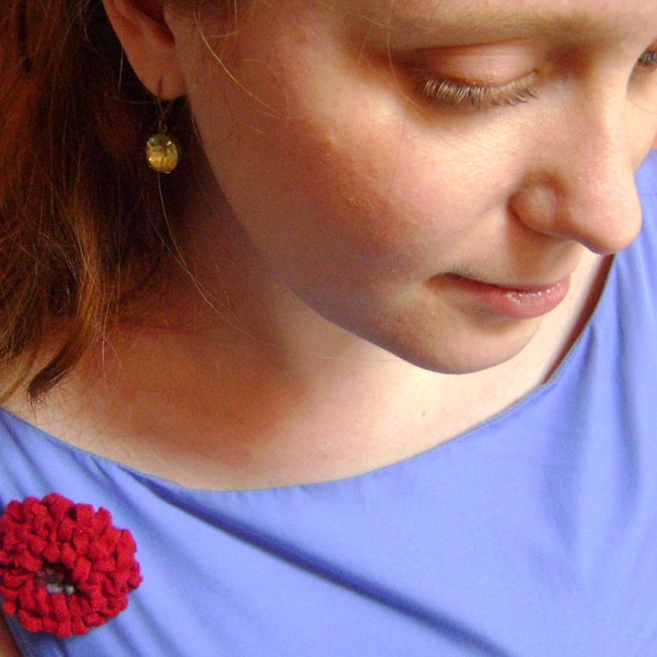 the red dahlia wedding boutonniere