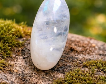 Cabochon ovale Elowen en pierre de lune arc-en-ciel : 17,82 ct de pierre naturelle de labradorite