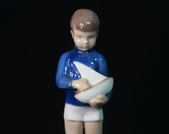 ヴィンテージ Bing & Grøndahl 磁器製置物、積み木を持つ少年 - Etsy 日本