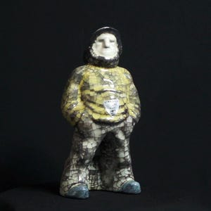 Figura de cerámica danesa vintage de Michael Andersen, pescador, esmalte persa, Bornholm.