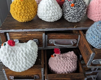 Pollito de apoyo emocional tejido a crochet. Pequeño.