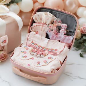 Conjunto de regalo floral para bebé niña / Maleta de recuerdo, pelele para recién nacida, gorro, calcetines.