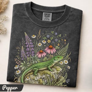 Botanical Lizard Shirt, Comfort Colors Reptile Tee, Nature Lover Gift, Cottagecore Wildlife T-Shirt