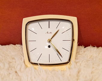Horloge de cuisine vintage en céramique - France