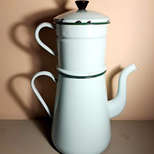 Caffettiera in smalto con filtro in metallo azzurro chiaro – Caffettiera retrò stile metà secolo – caffettiera vintage in smalto brocante azzurro chiaro