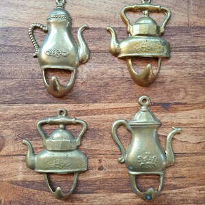 Vintage Brass Wall Hooks Set / Vintage Messing Wandhaken Set, orientalische Kannenform, Küchenhaken, Garderobenhaken, Boho Wanddeko