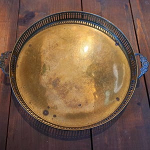 Vintage Brass Serving Tray with Ornate Handles – Decorative Brass Tray – Messingtablett mit filigranen Griffen Vintage Serviertablett
